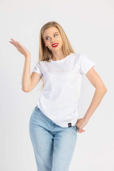 Bela kratka majica cedna mala trmasta