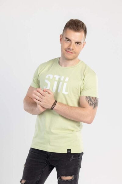 Zelena kratka majica z napisom stil