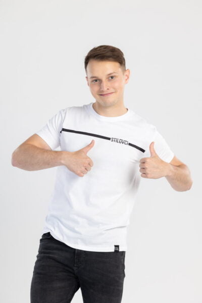 Bela kratka majica z napisom stilovci